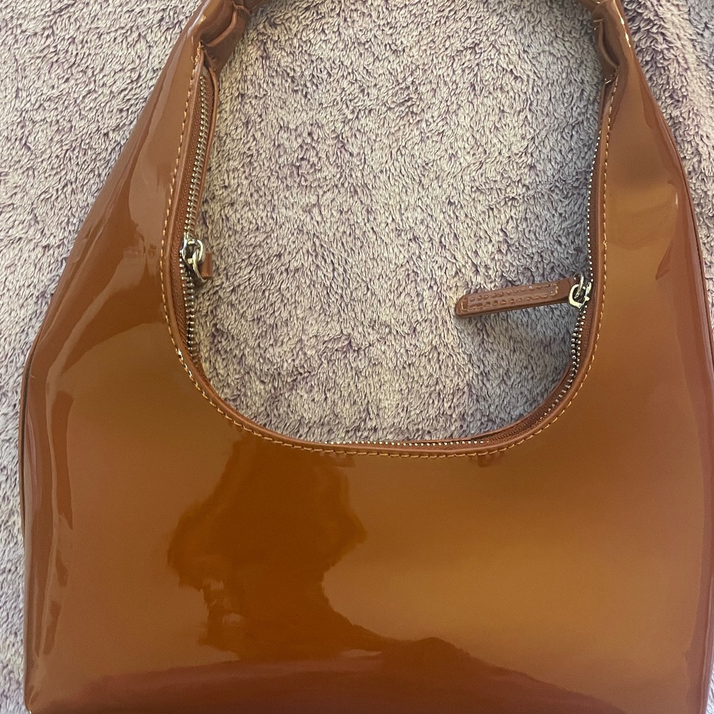 NEW GORGEOUS ON TREND PURSE BROWN